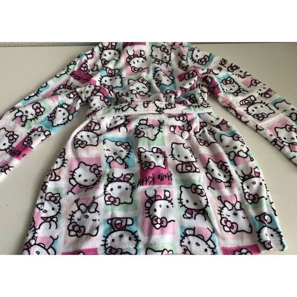 Sanrio Hello Kitty Soft Plush Short Belted Robe Women’s Sz L With Pockets NEW - Picture 10 of 11
